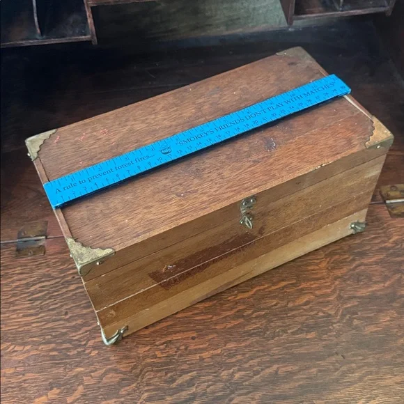 VTG MCM Rustic Wooden Storage Box with Brass Accents & Wooden Tray - Picture 10 of 17